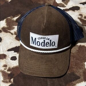 Modelo Brown Corduroy Hat